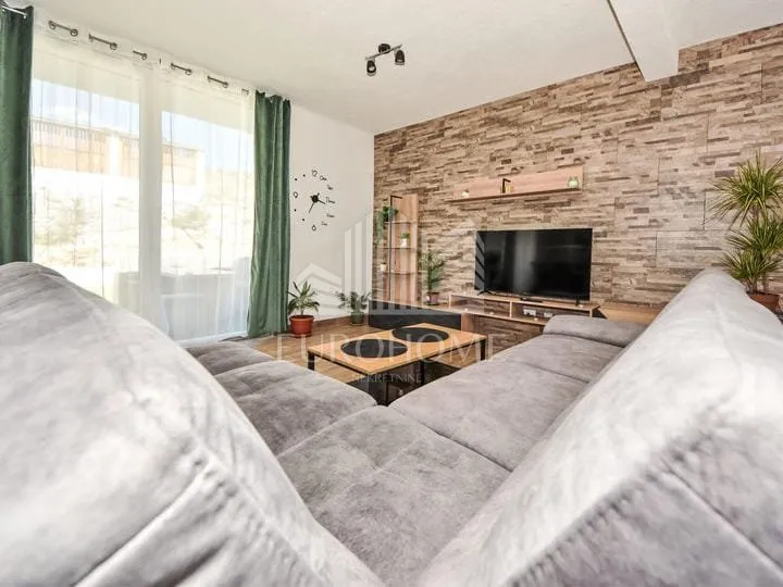 luksuzna novogradnja od 180 m2 sa bazenom - slika 20