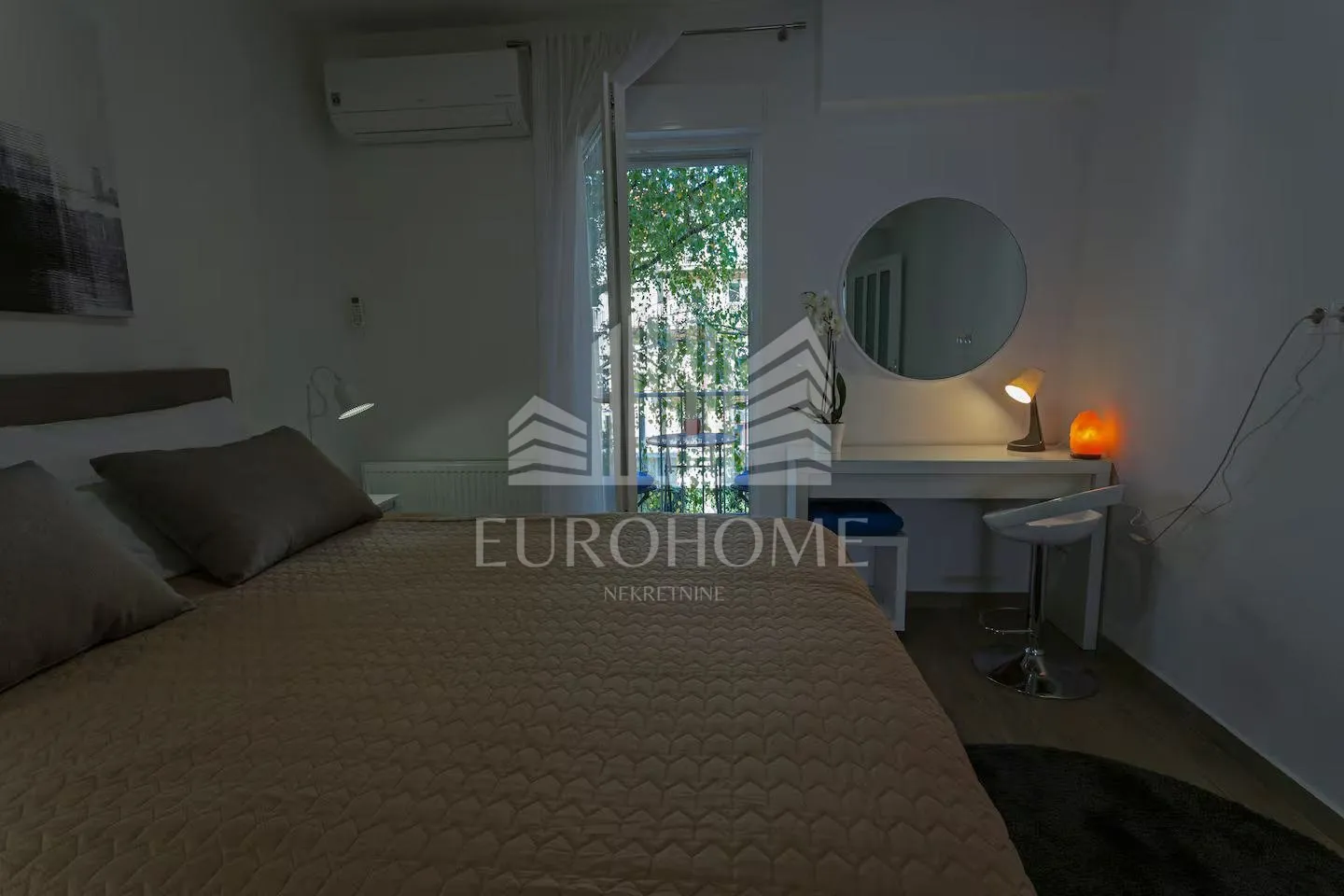 vrhunski apartman 49 m², superhost, odlična investicija, kvaternikov trg - slika 12