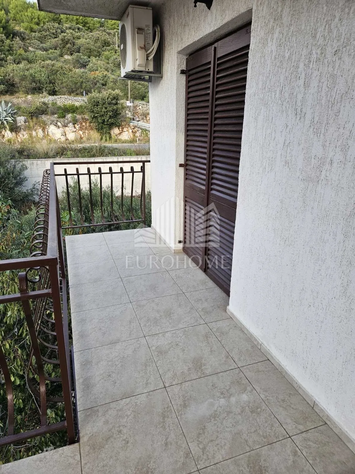 seget vranjica- 3 apartmanske jedinice u jednoj, 80m2 - slika 9