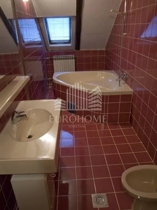 peterosoban stan 140m2, donji grad - slika 8