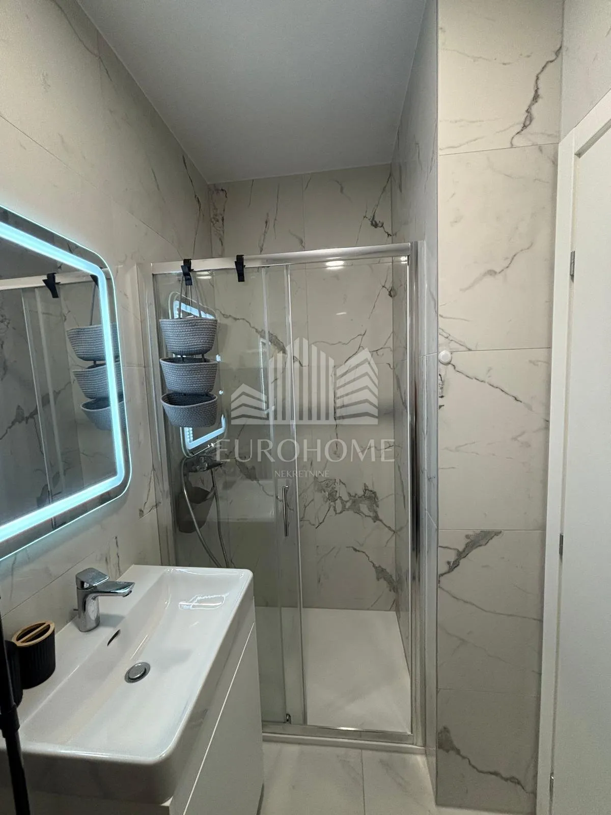 stan 45 m², novogradnja, garaža, balkon, najam - slika 14