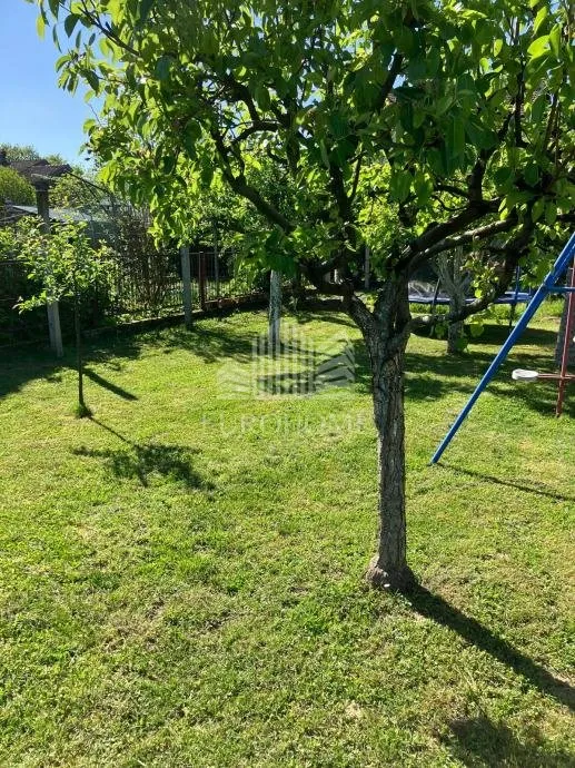 prostrana kuća 200 m² – stupnik, mirna zona, vrt, garaža - slika 16
