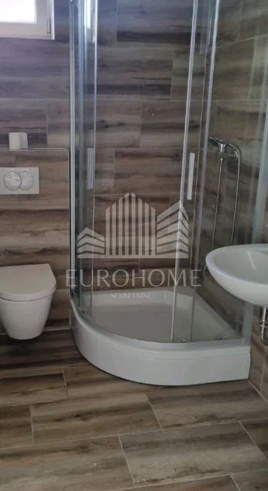 otok pag, grad pag, kuća s 4 odvojena apartmana - slika 8