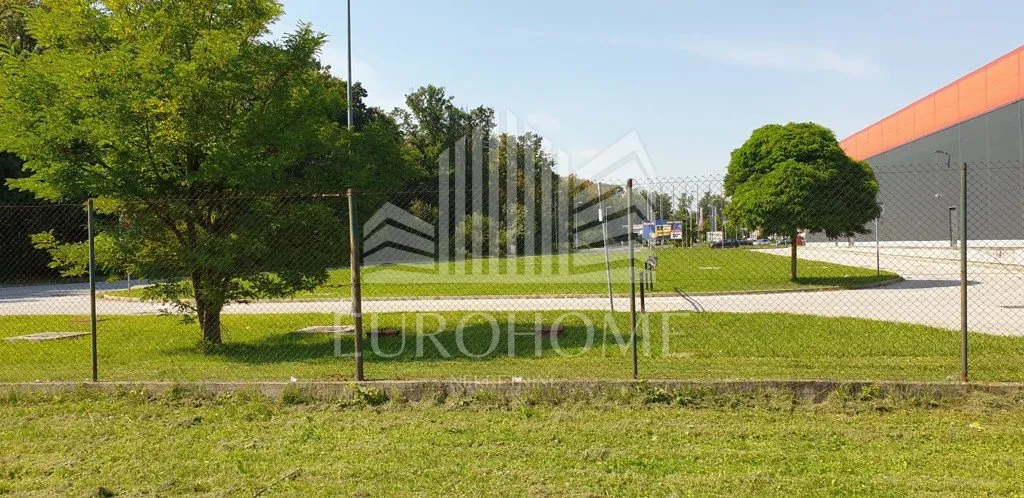 građevinsko zemljište 10020 m2, atraktivna lokacija - slika 2
