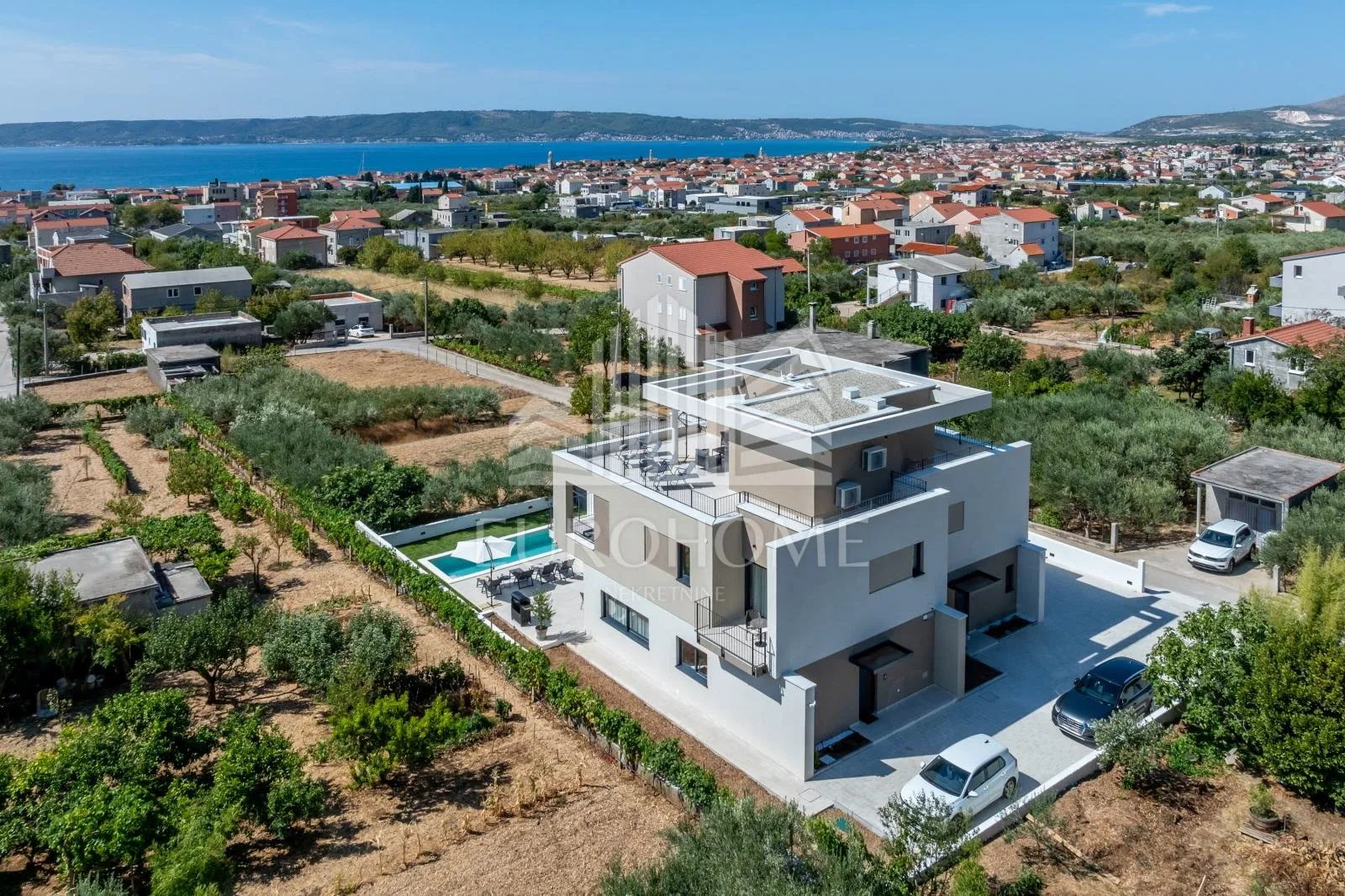 split, kaštel, newly built villa for rent with a heated pool and sea view (iznajmljivanje) - slika 5