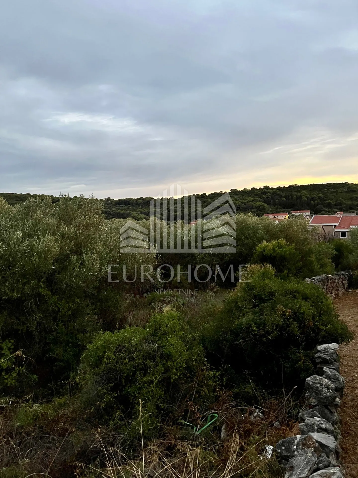 dugi otok, soline,građ.zemljište s pogledom na more;1314m2 - slika 3