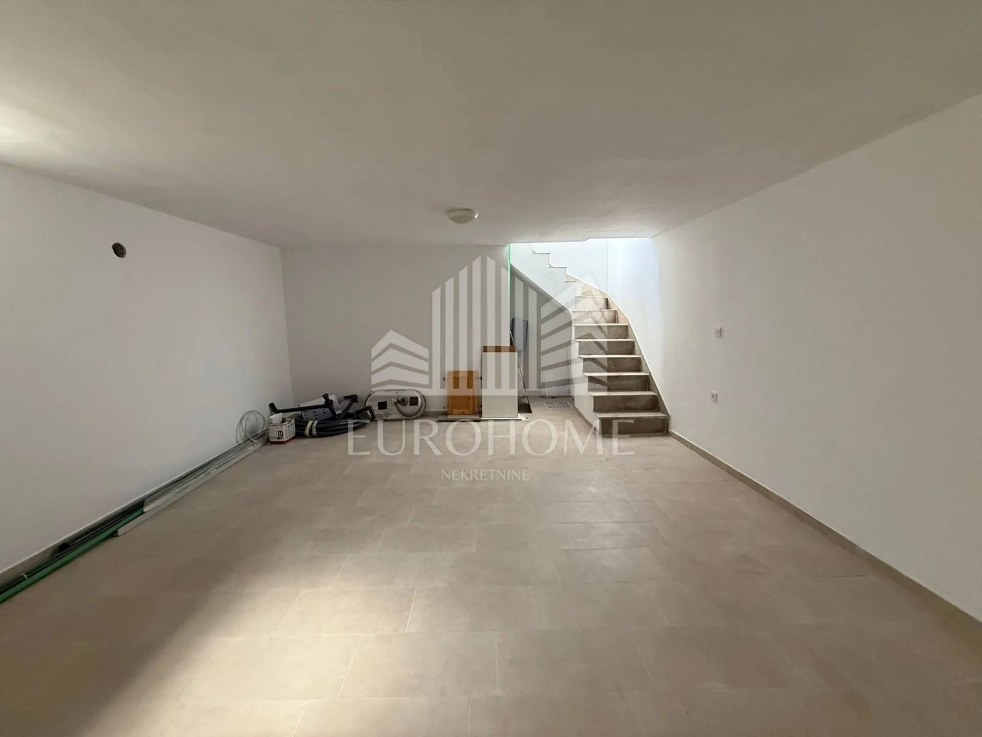 zaton, prekrasna kuća s bazenom (115 m2) + prostrana okućnica (250 m2) - slika 27