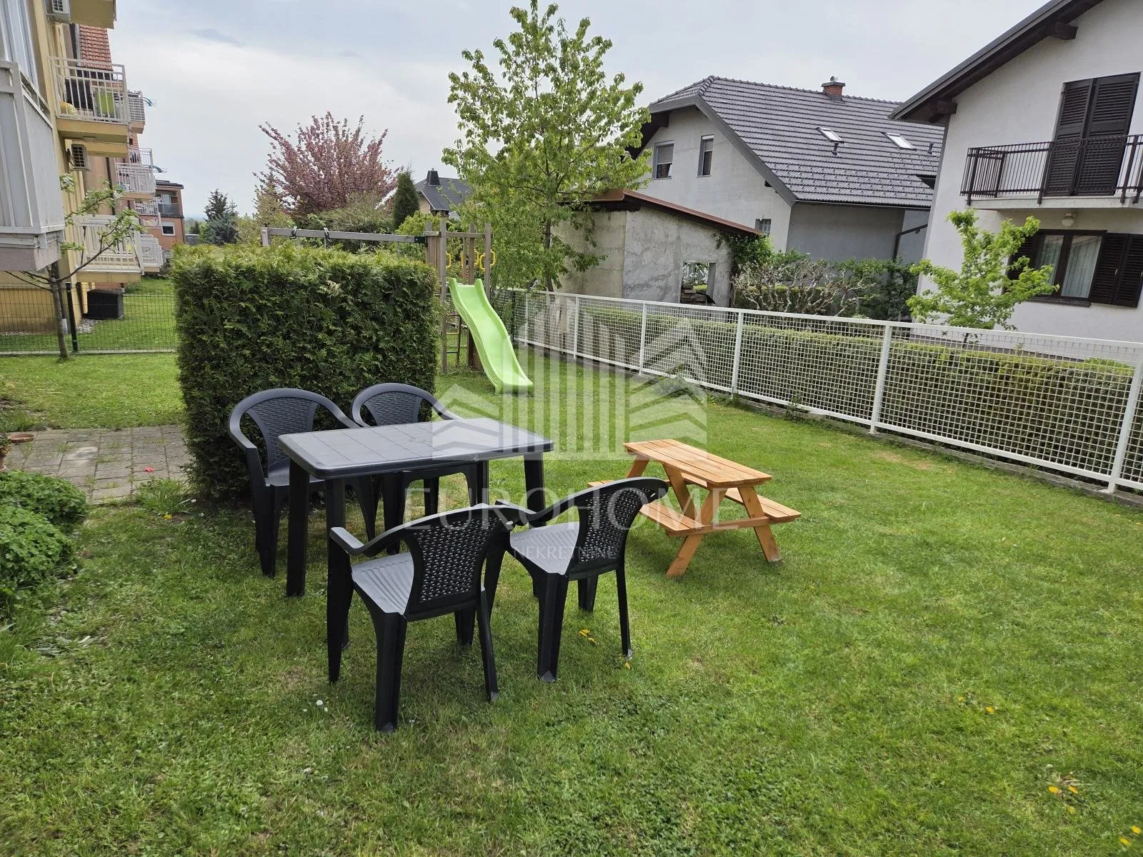 trosoban stan u brestju – 59 m², potpuno namješten - slika 20