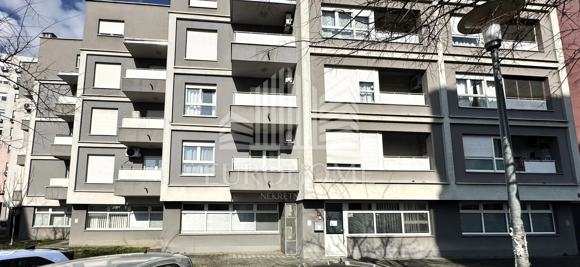 sniženo!!atraktivan poslovni prostor 311,44 m2,jaruščica - slika 28