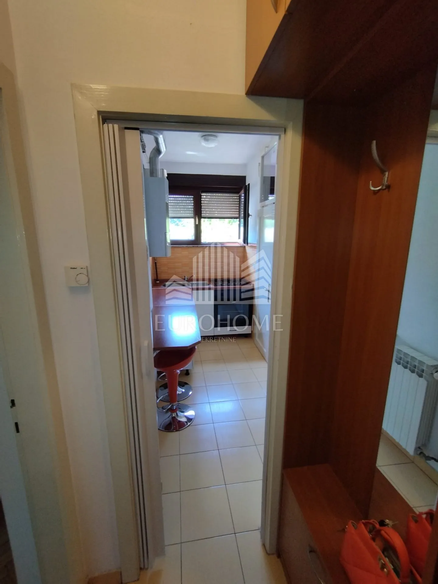1s stan, 30 m2 za najam,centar, vodnikova - slika 6