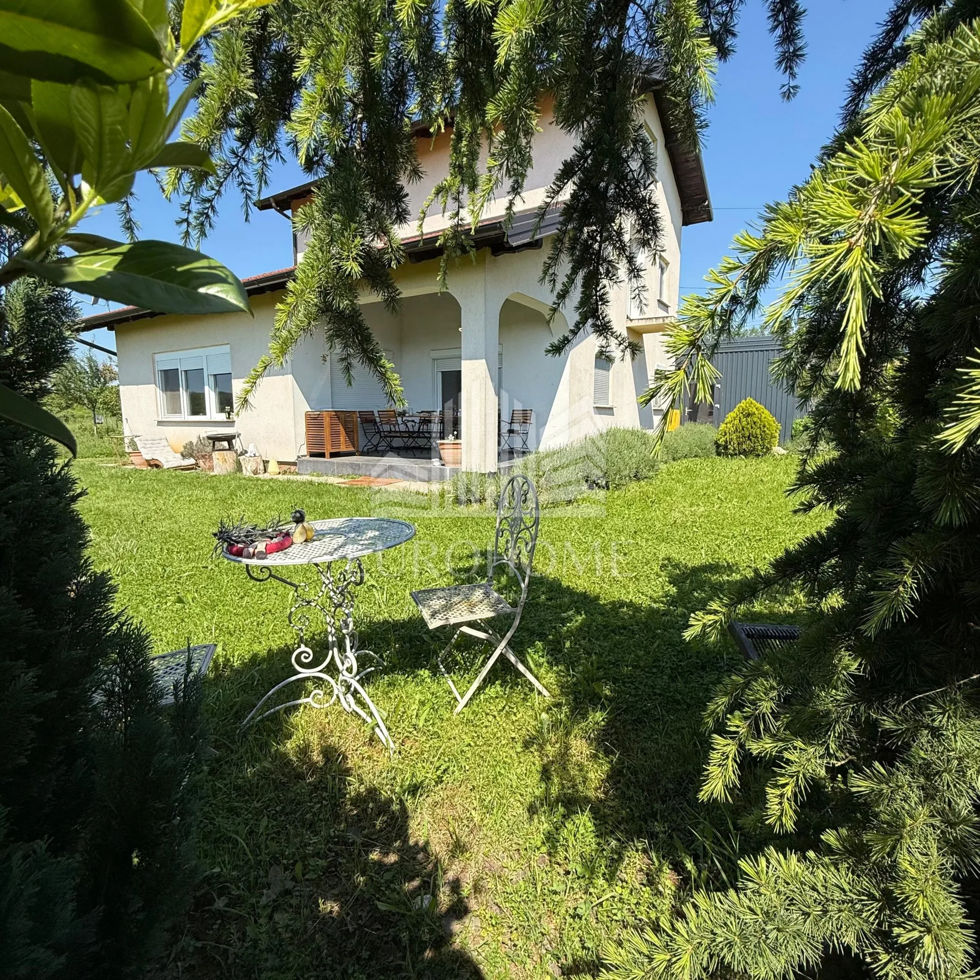 Prekrasna moderno uređena kuća u oazi mira – Rugvica, 253 m²