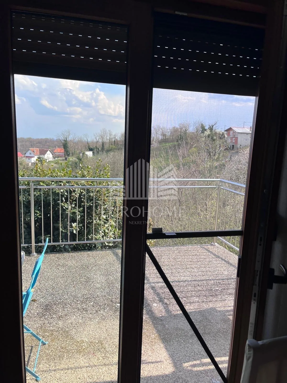 kuća okružena prirodom, vinogradom i voćnjakom - slika 8