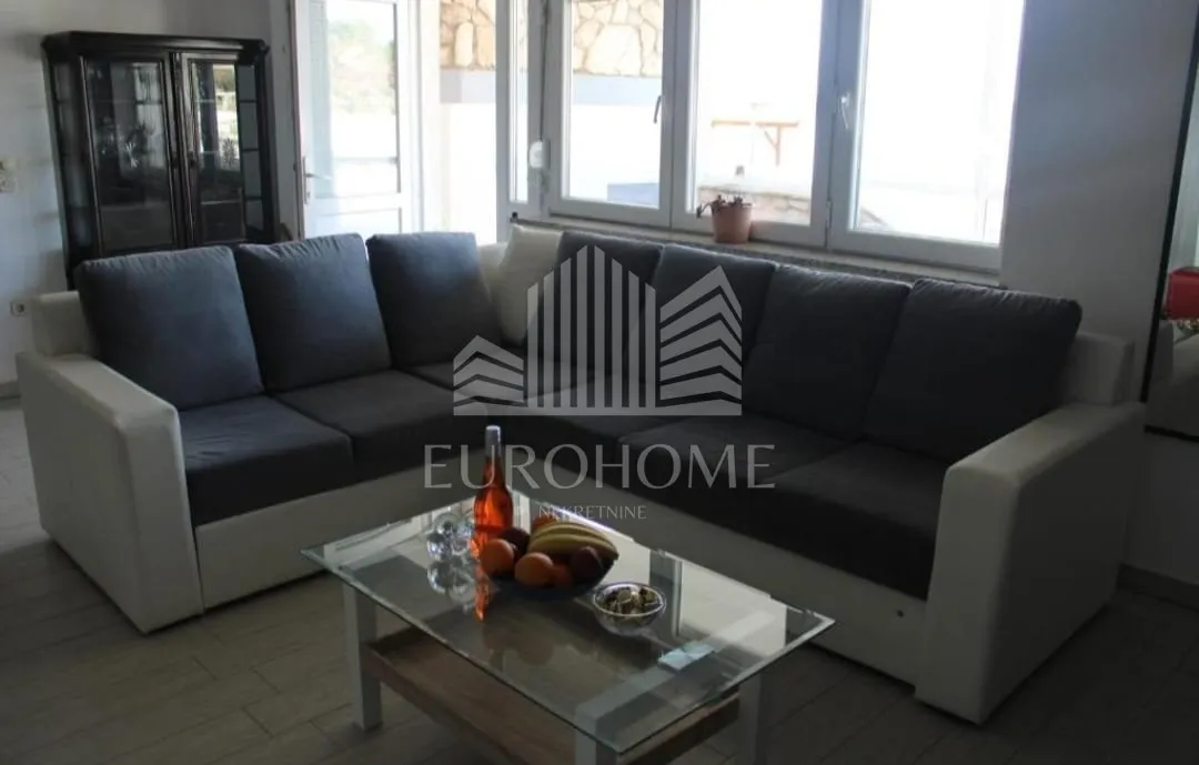 maslenica-kuća s 4apartmana+ugos.objekt,1. red do mora,550m2 - slika 5
