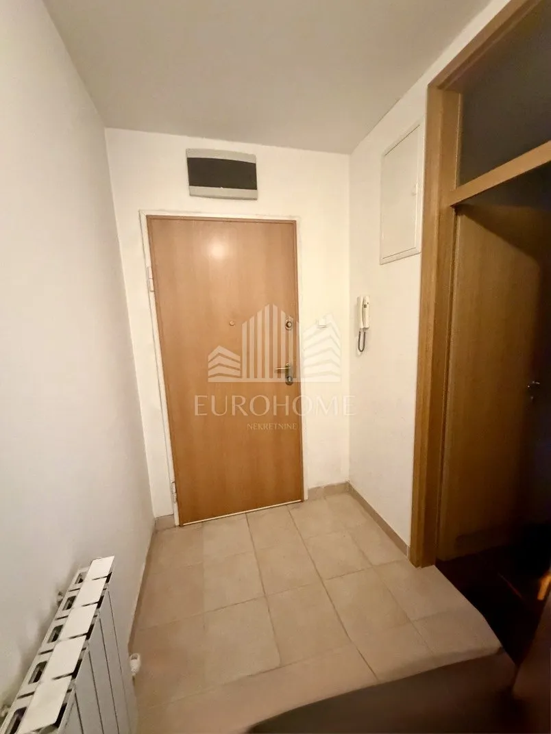 najam-poslovni prostor 48m2 - slika 2