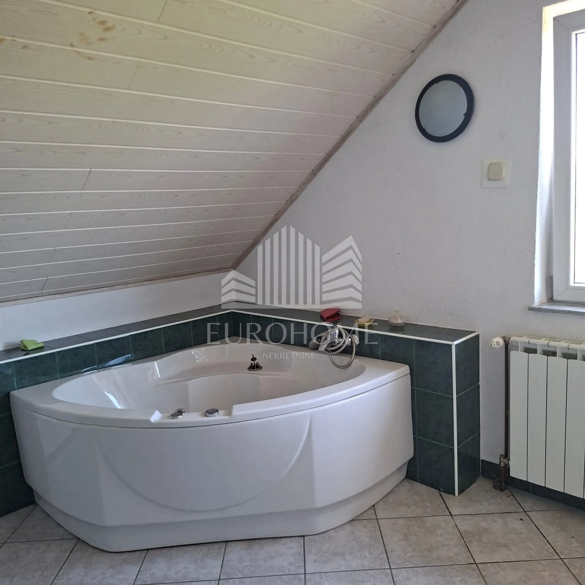 prostrana obiteljska kuća u mošćenici – 387 m² - slika 27