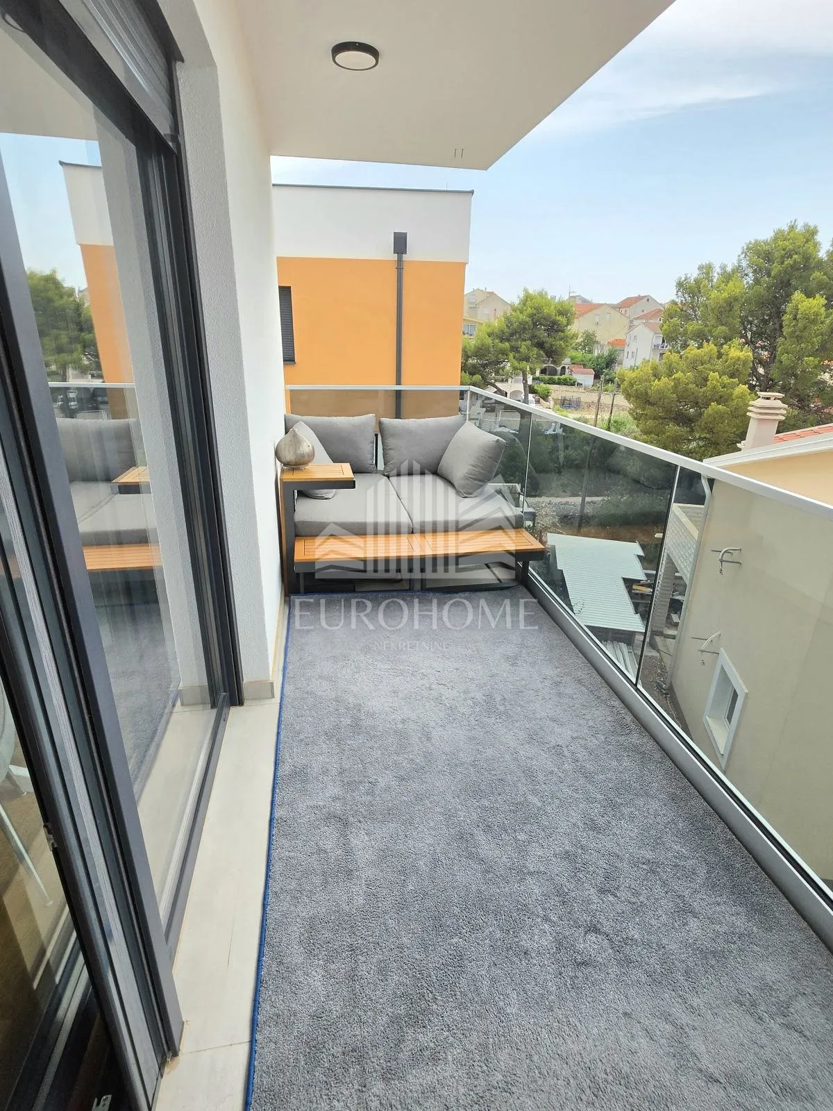 mediteranski luksuz u brodarici | potpuno namješten stan uz more, 67m2 - slika 14