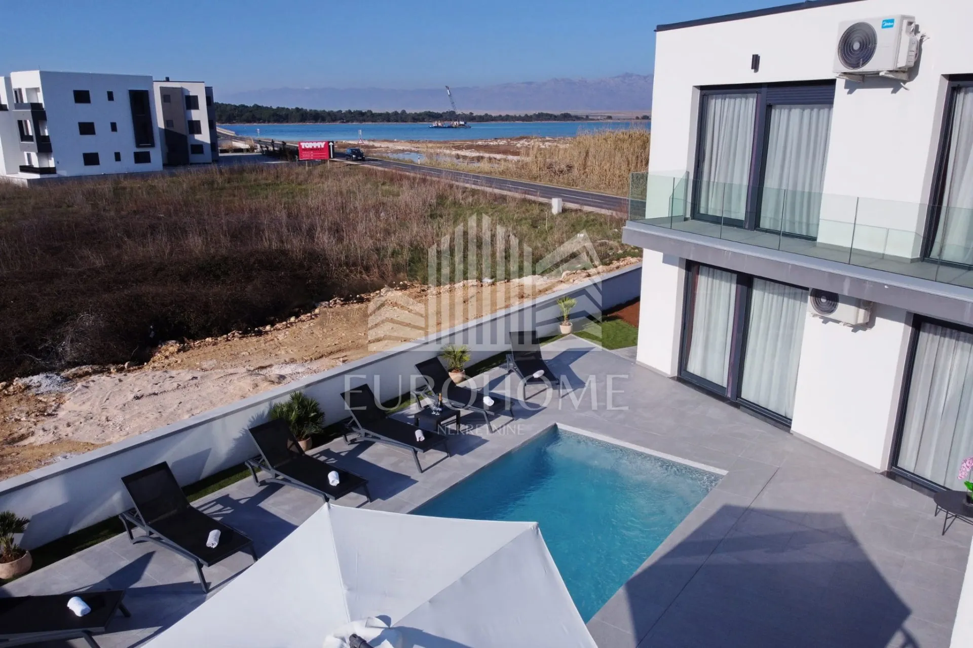 potpuno opremljena vila, privlaka (464 m2) - slika 3