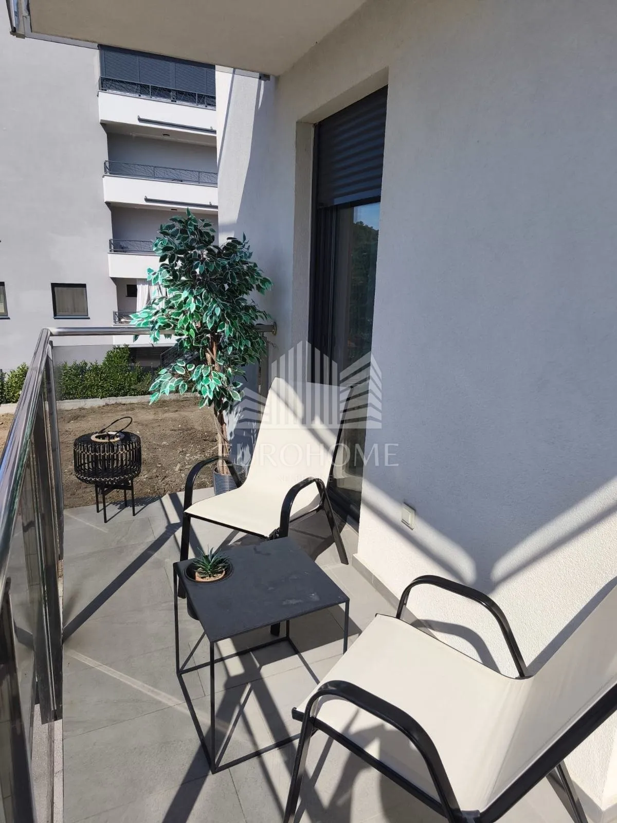 prvi najam 3-sobni stan 49 m², novogradnja, balkon i parking - slika 14