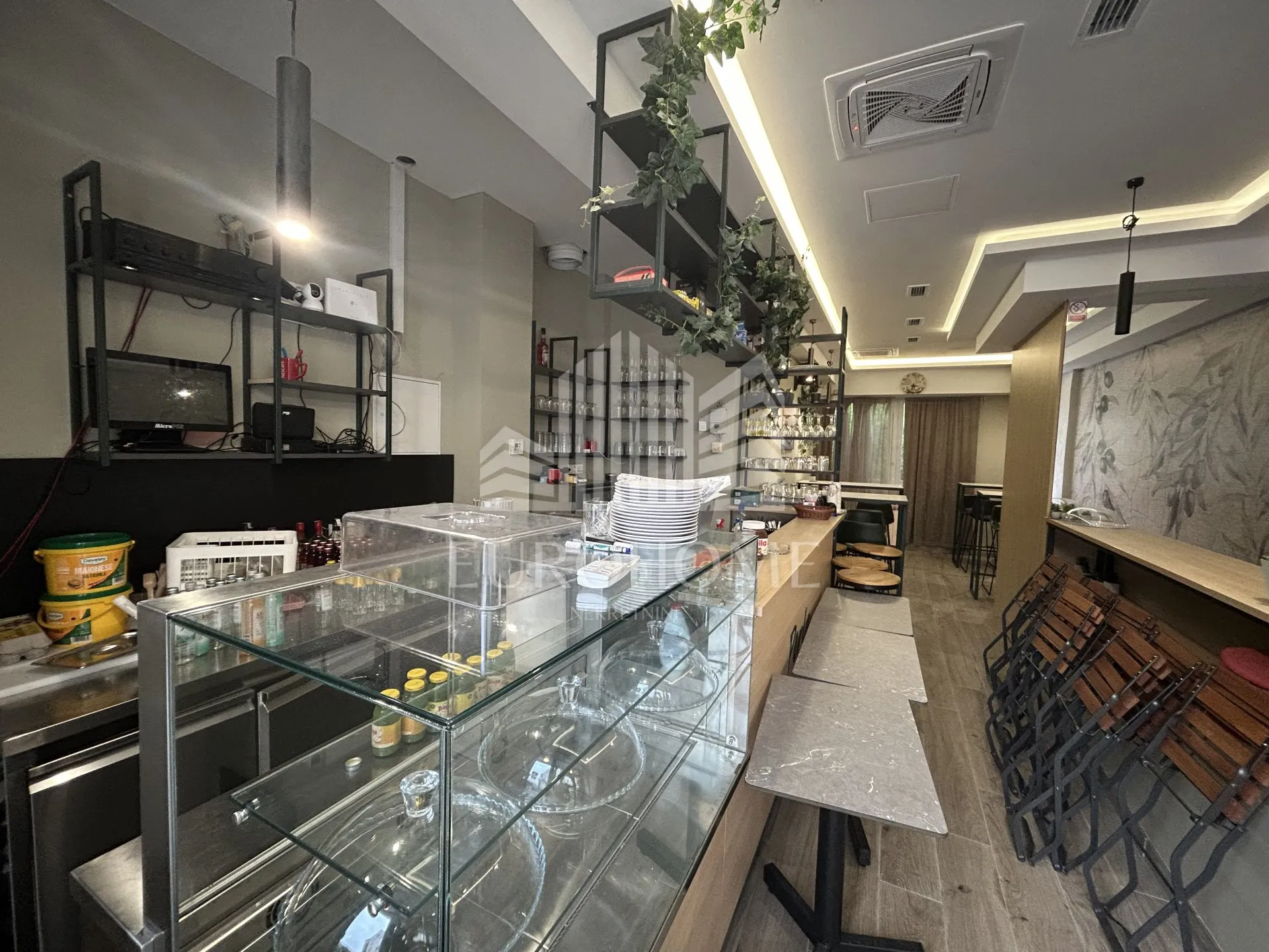 renoviran i opremljen poslovni prostor od 70m² u centru zagreba - slika 2