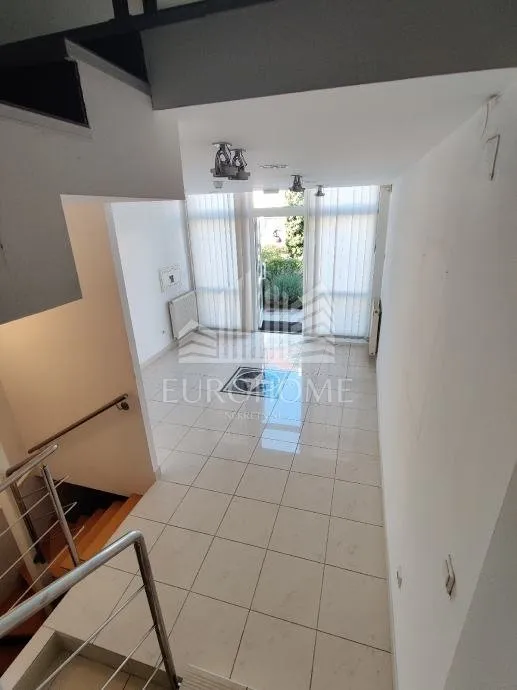 POSLOVNI PROSTOR 61m2, NOVA CESTA, TREŠNJEVKA - Zagreb