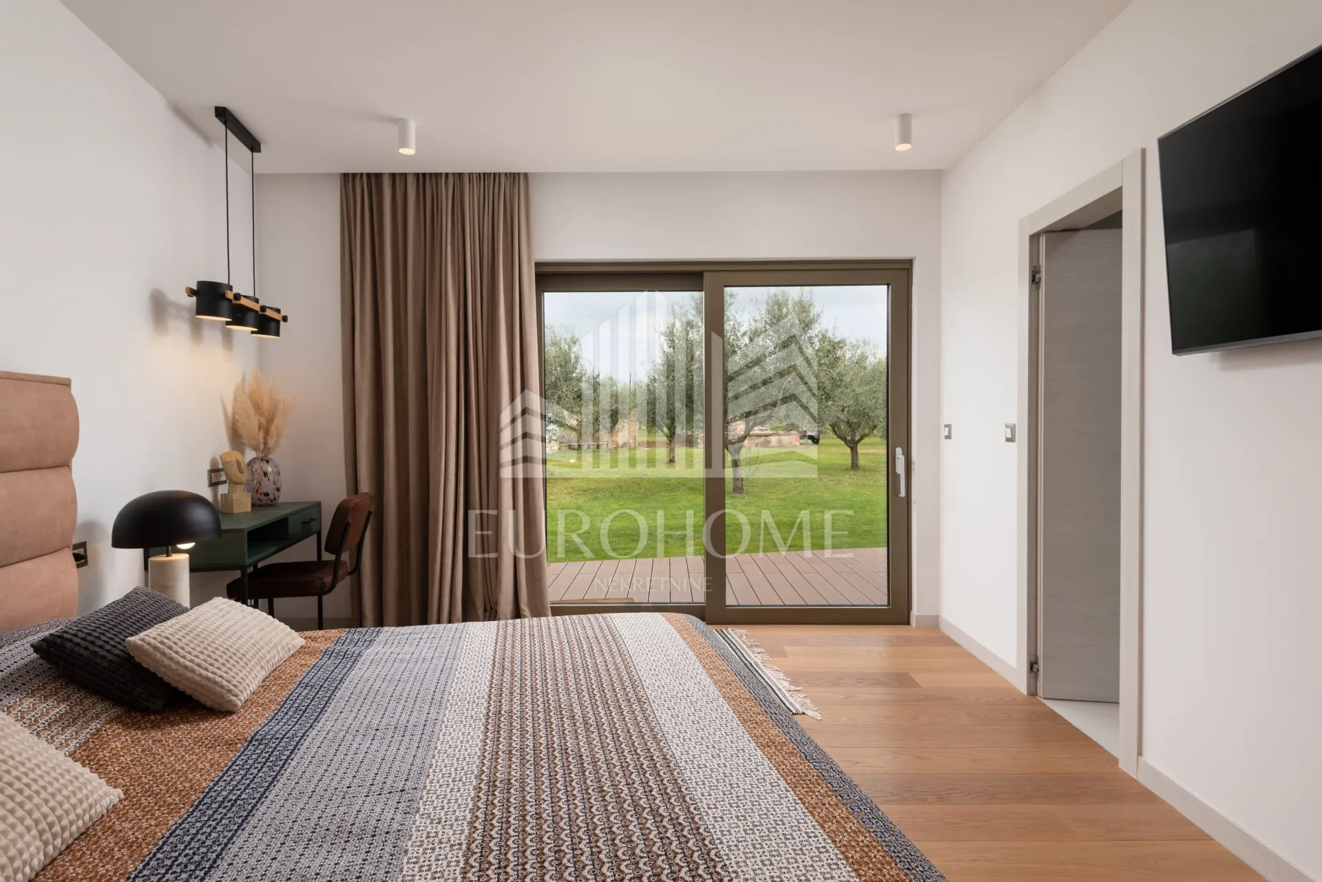 moderna ekskluzivna villa s basenom u smokoviću - slika 30