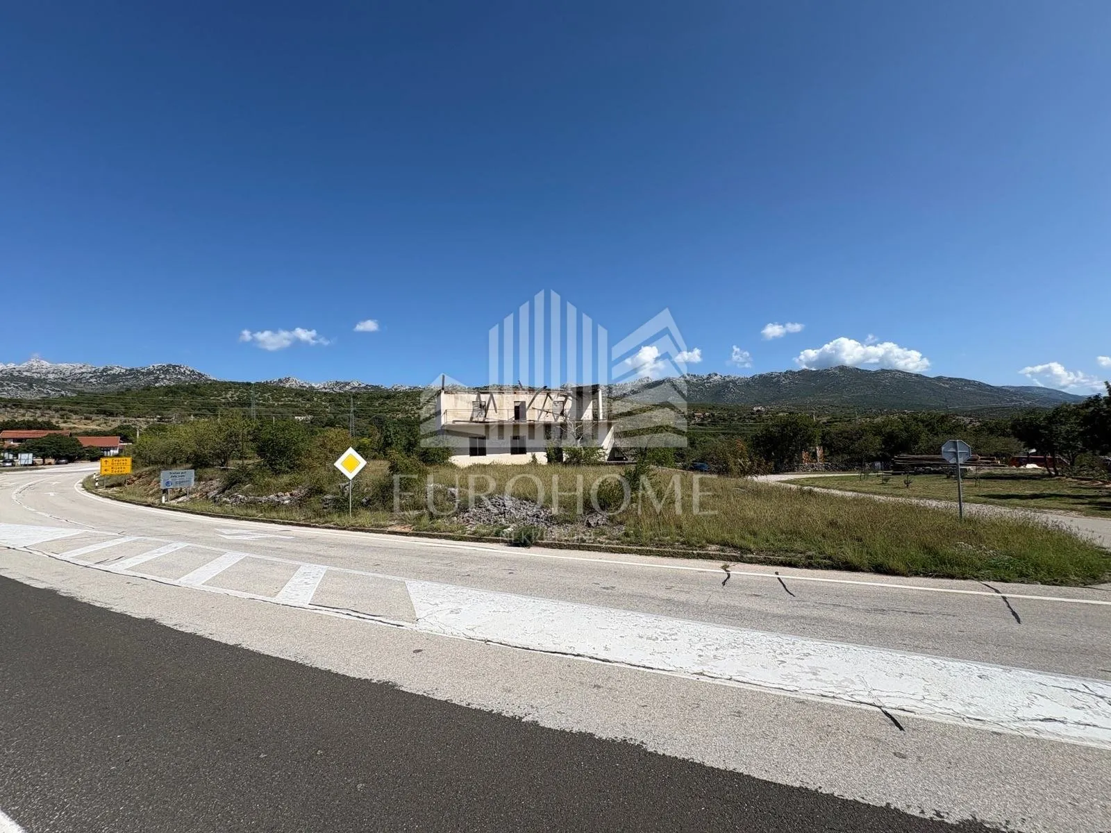 jasenice- građevinsko zemljište s objektima,1920 m2 - slika 7