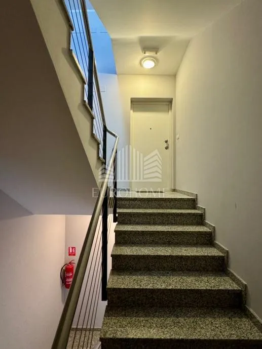 šestine, lukšić, odličan stan s dva parkirna mjesta, 109,09 m² m2 - slika 13