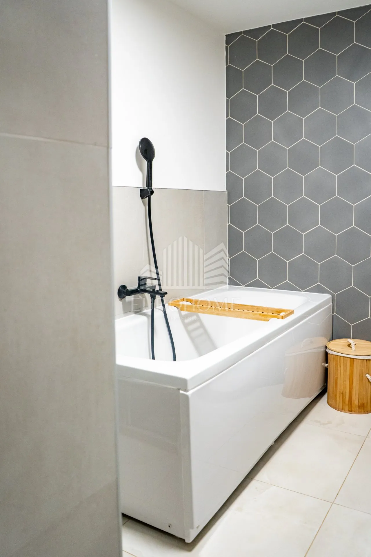 4 luksuzna apartmana u zatonu, 100 m do plaže, uhodan biznis - slika 28