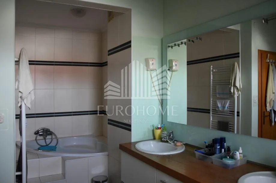 prilika 1980€/m2 peterosobni stan 140 m2 +garaža +vmp - slika 4
