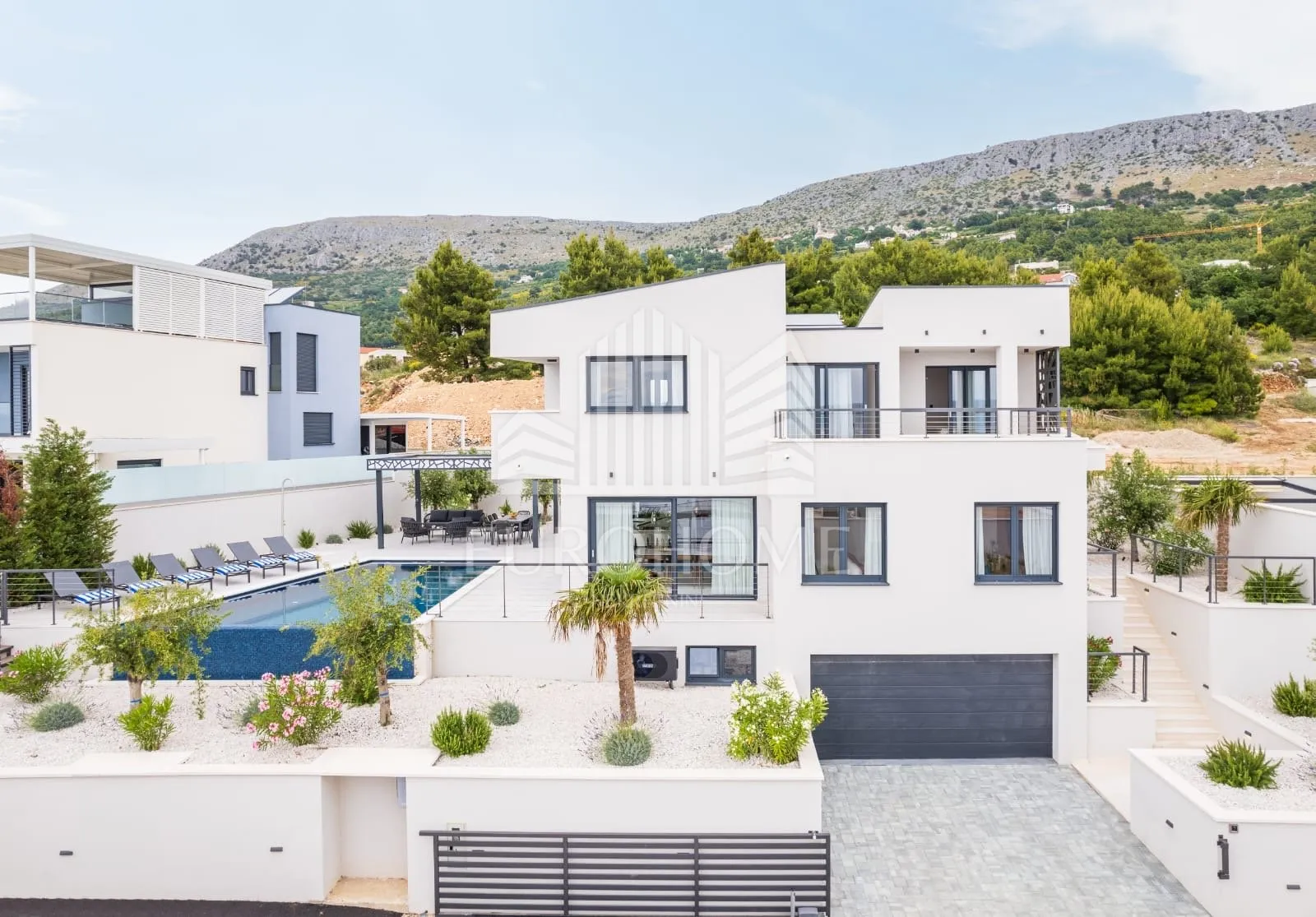 split, podstrana, urbana villa 300m od mora - slika 36