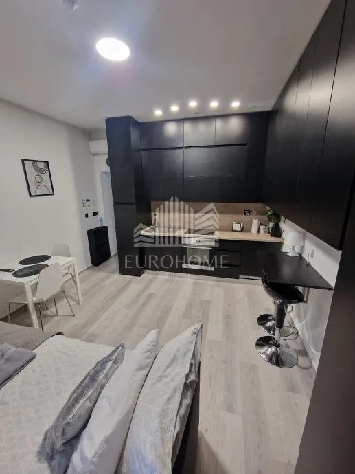 donji grad, 2 apartmana, uhodan posao, 38 m2 - prilika! - slika 2