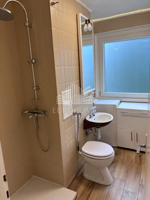 folnegovićevo naselje – potpuno renoviran stan 50 m², 3700€/m2 - slika 13