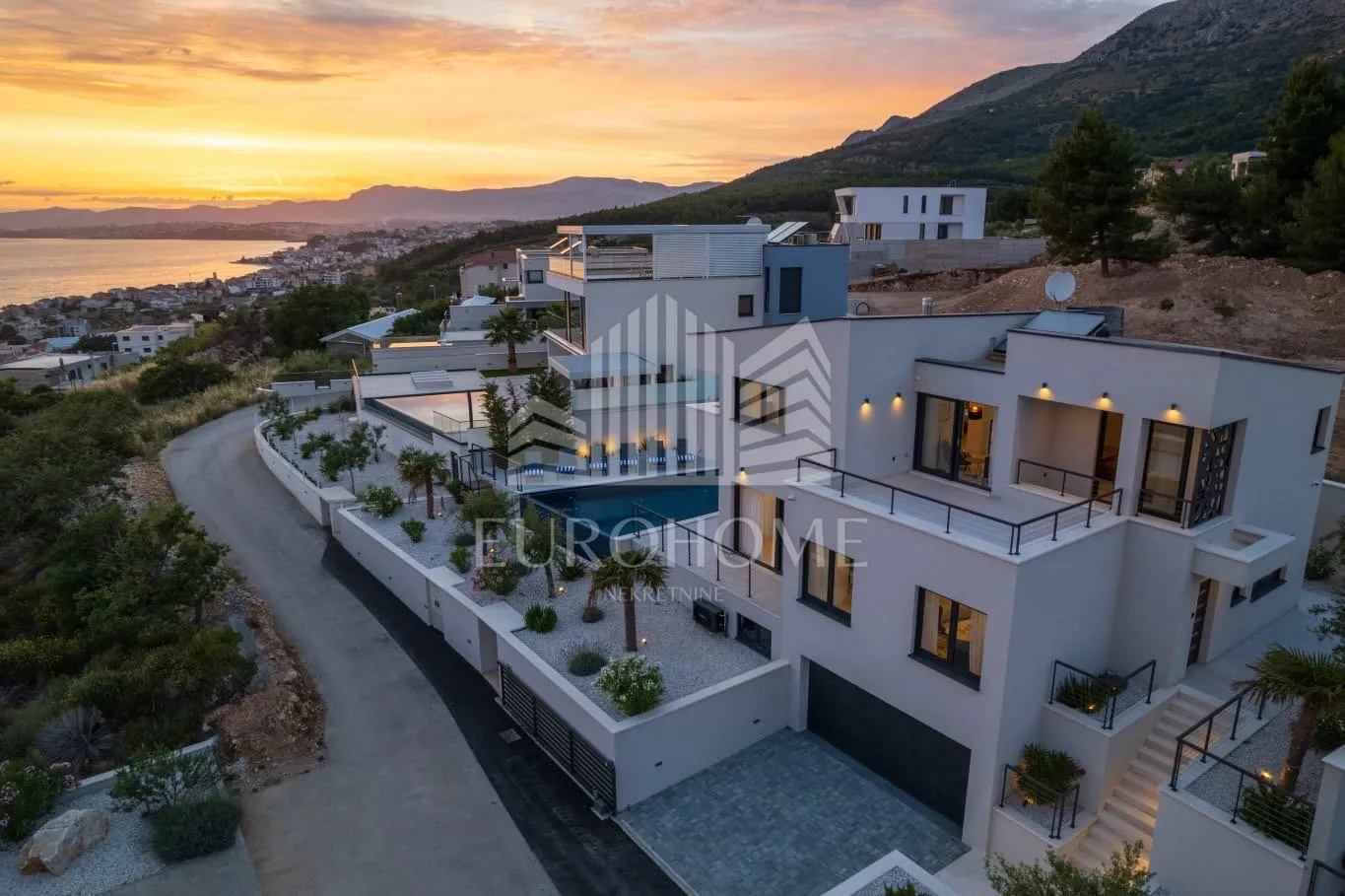 SPLIT, PODSTRANA, Urbana villa 300m od mora - Podstrana - Grljevac, Podstrana