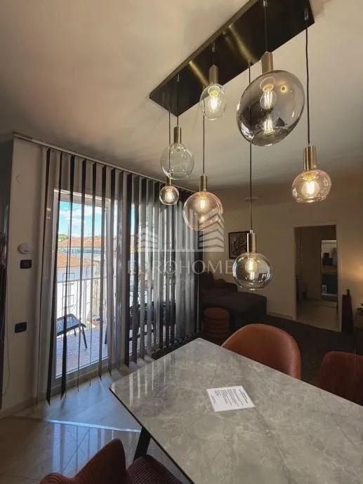 POLUOTOK, Stan u centru za dugoročan najam, 40m2 - Zadar