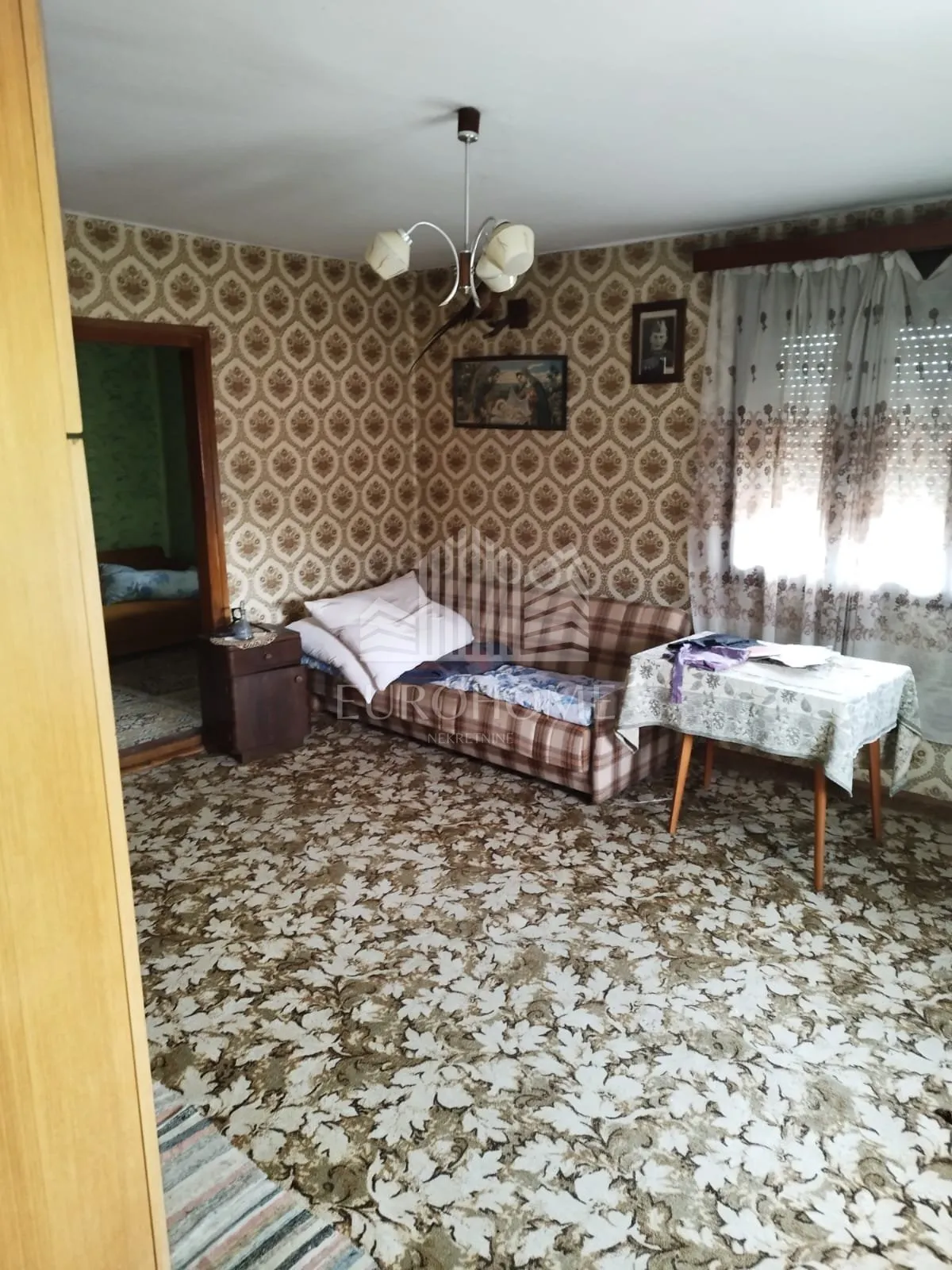 kuća za adaptaciju ,okućnica 500m 2 i zemljište 1584 m2 - slika 16