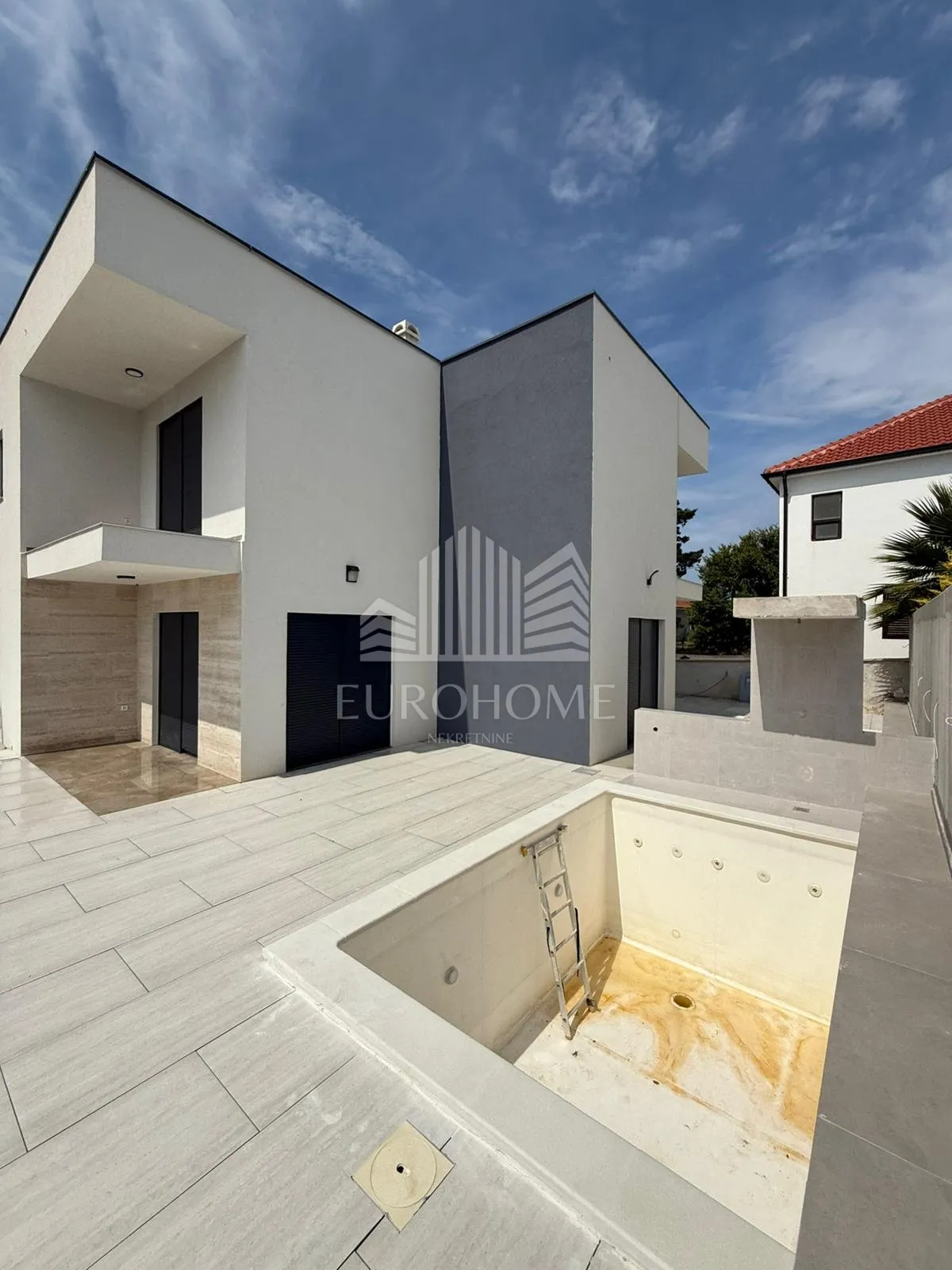 zaton, prekrasna kuća s bazenom (115 m2) + prostrana okućnica (250 m2) - slika 12