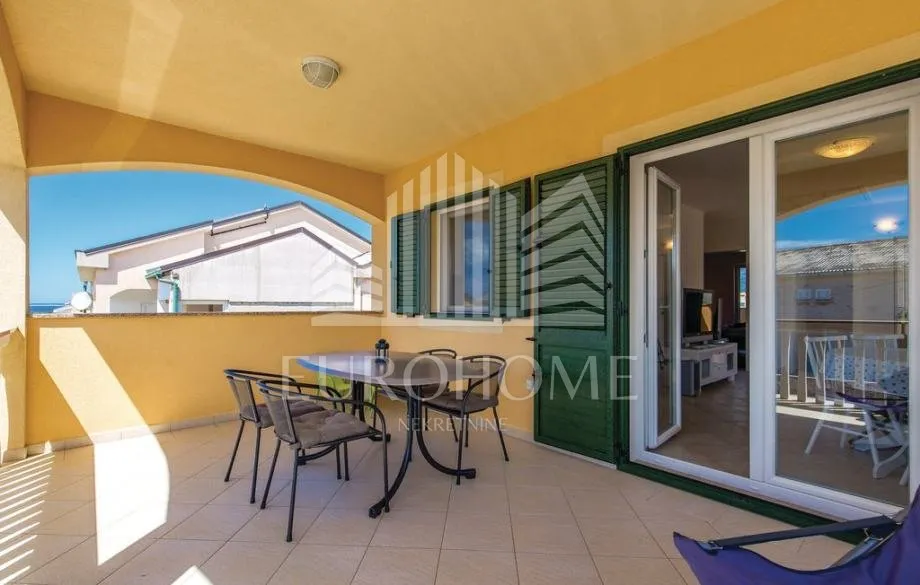 povljana, pag, kuća s dva odvojena apartmana 200 m2 - slika 6