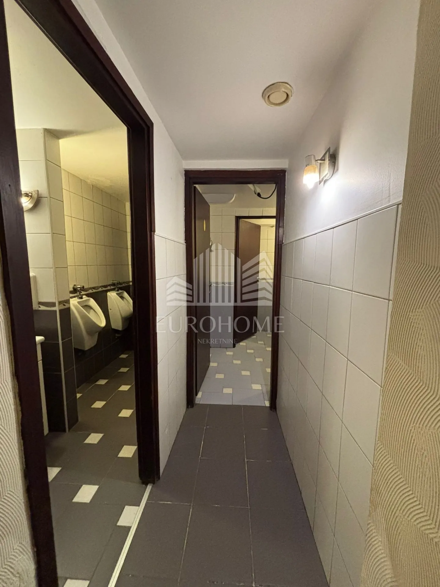 poslovni prostor 160m2, opremljen kao restoran - trnje - - slika 13