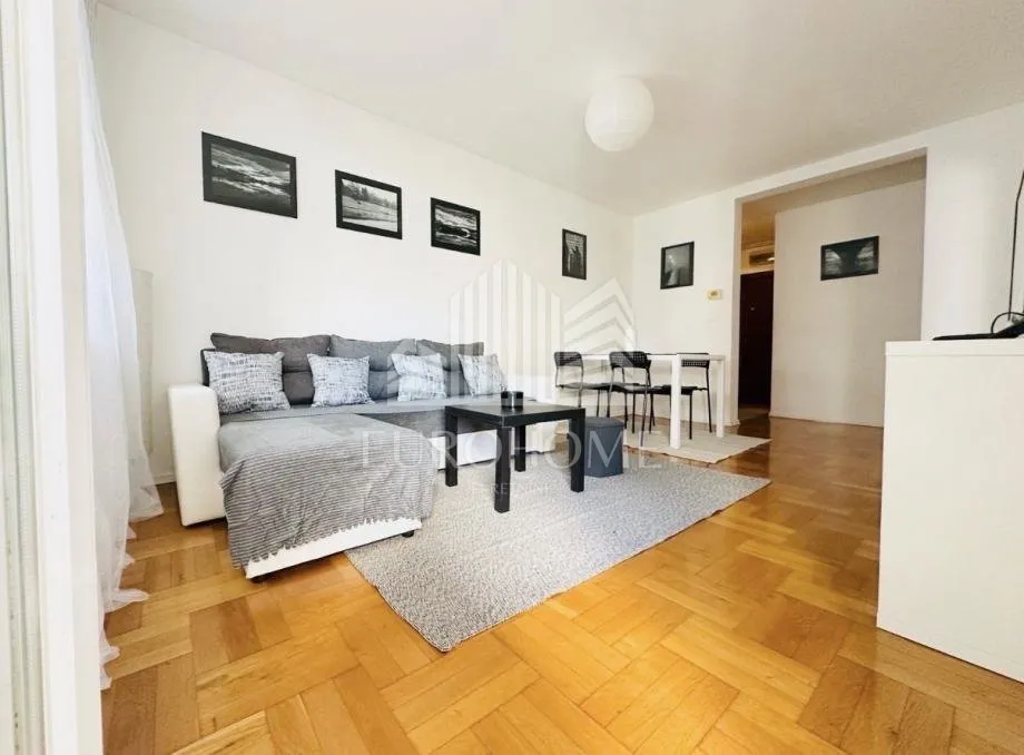 LANIŠTE-dvosoban stan s loggiom, garaža 57,65m2 - Zagreb