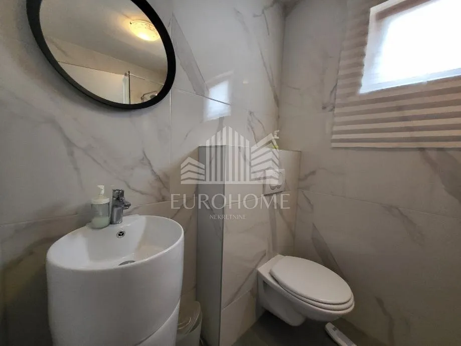 kuća sa 5 apartmana i bazenom, 360 m2 njivice - slika 10
