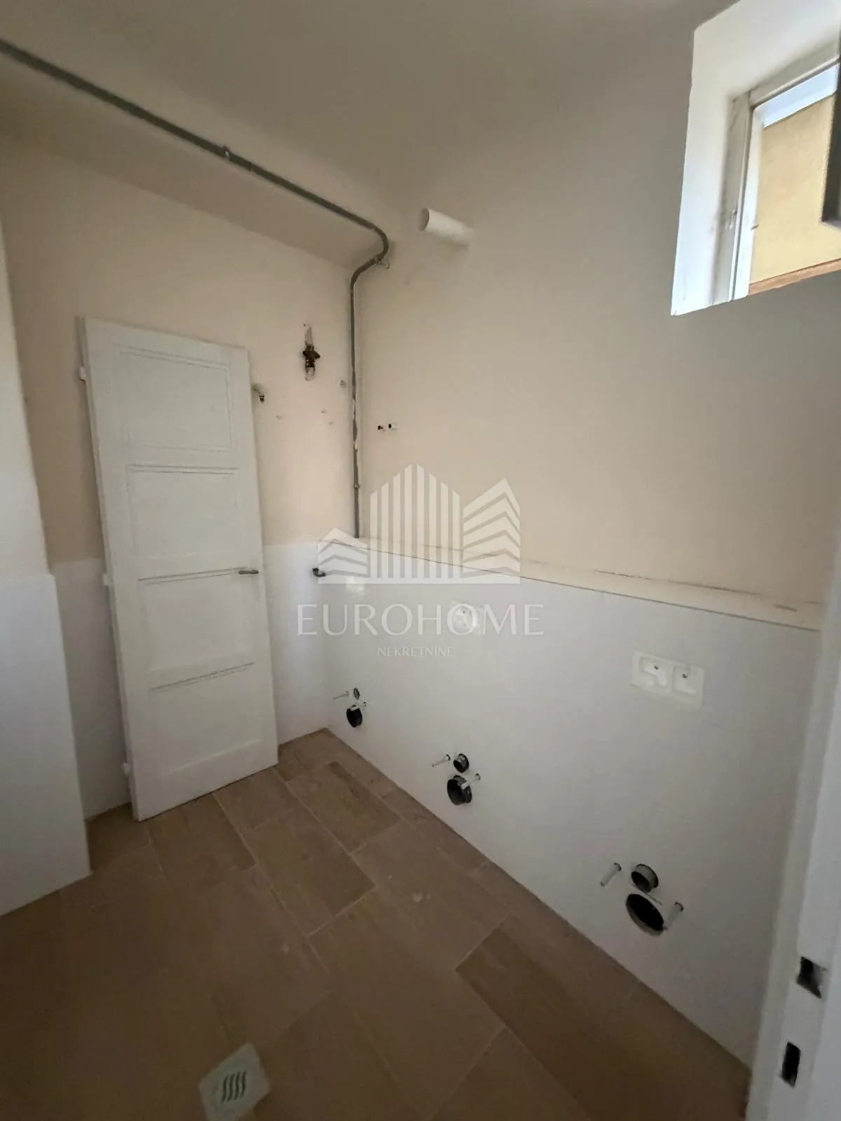 najam za radnike(max70) zgrada 7 stanova,medveščak, 19 €/m2 - slika 18