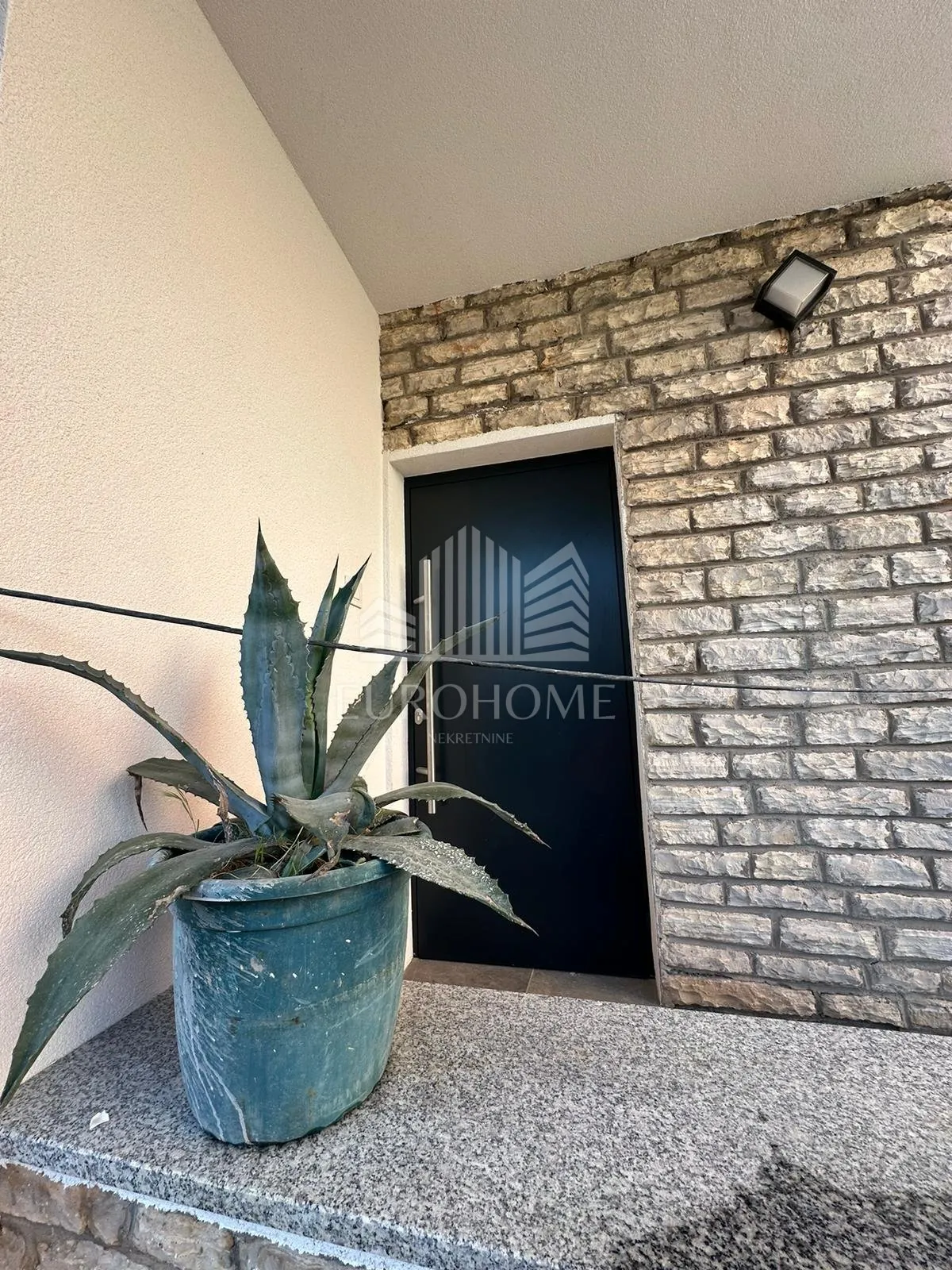 šibenik-vodice luksuzan kompletno namješten stan142.418m2 - slika 18