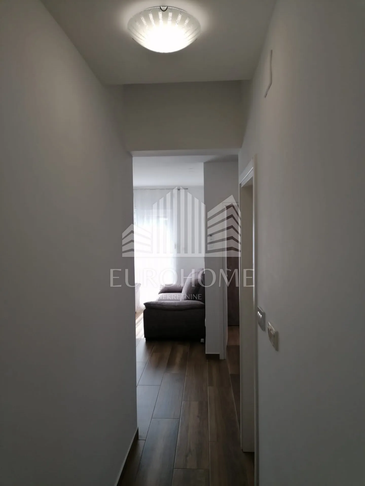 divan 4s stan 80m2 + vpm/terasa, kraj/pašman - slika 19