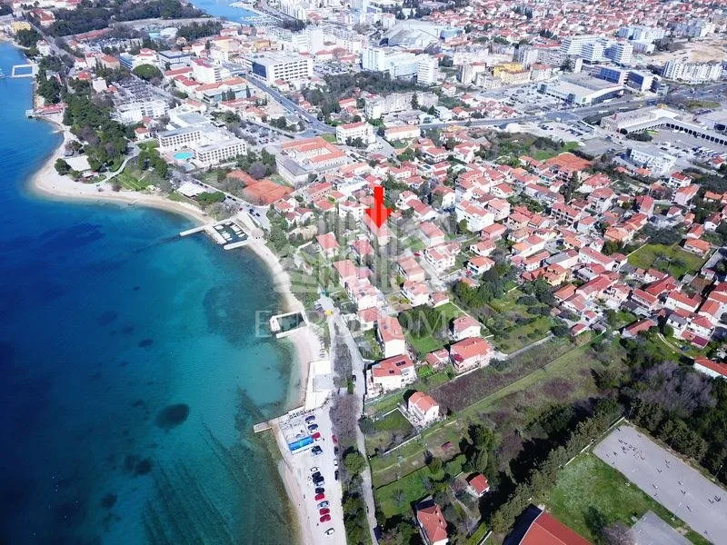stan zadar, prvi red od mora 93.51m2 - slika 19