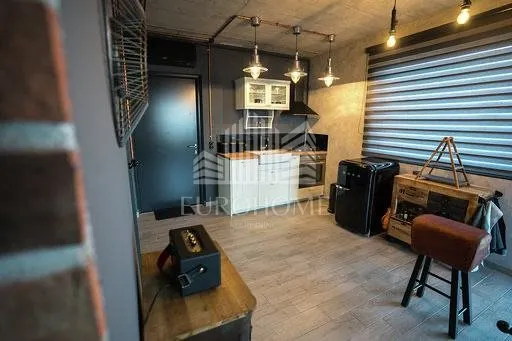 oaza mira uz šumu: dizajnerska kuća s vrhunskim uređenjem,42.60 m² - slika 7
