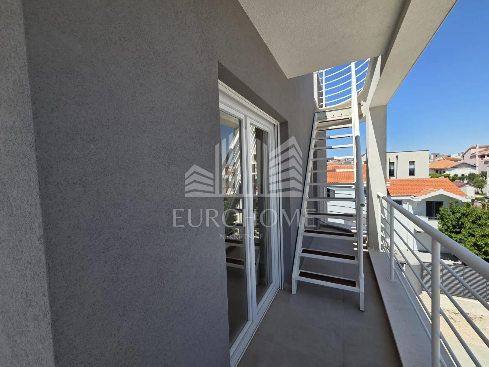zadar, višnjik- trosoban stan na 2. katu 121 m2 - slika 6