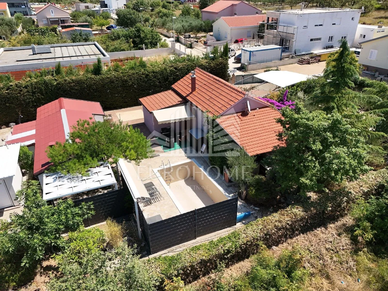zadar-murvica dvije kuće s bazenom na1000m2 zemljišta - slika 5