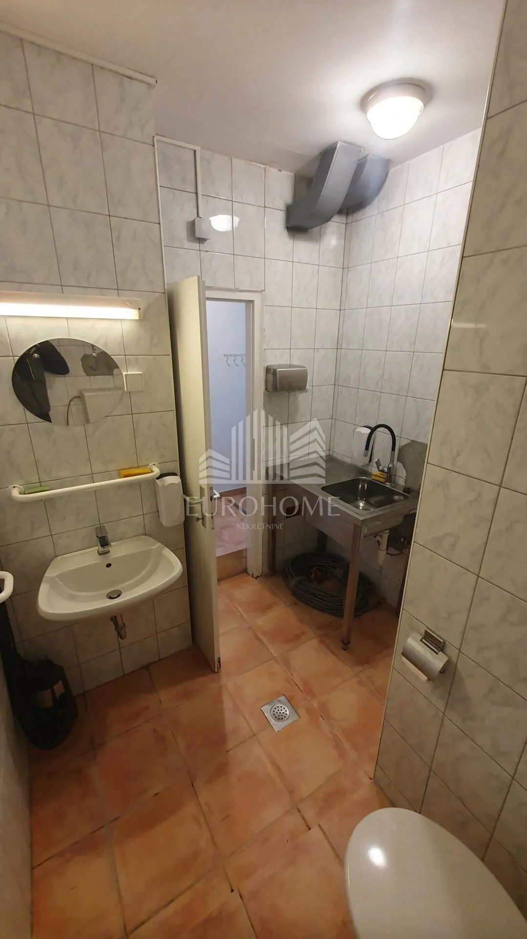 poslovni prostor, bruto površine 50m2 - malešnica - - slika 9