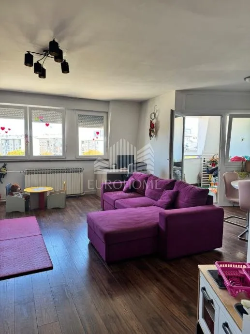 STAN 68m², JARUN, POGLED NA PARK - Zagreb