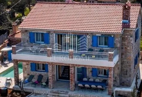 ždrelac, dalmatinska vila s bazenom, prvi red uz more - slika 3
